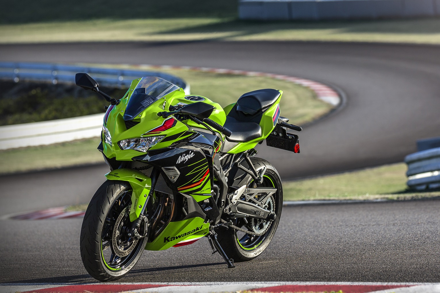Kawasaki Ninja ZX-4R SE คาวาซากิ นินจา ปี 2023 : ภาพที่ 9