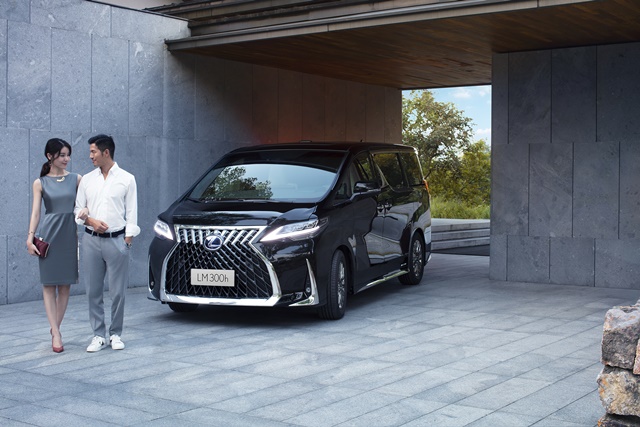 รูปภาพ เลกซัส Lexus LM 300h 4 ที่นั่ง ปี 2020