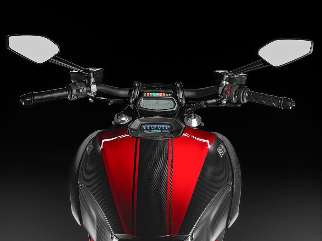 รูปภาพ ดูคาติ Ducati Diavel Carbon ปี 2014