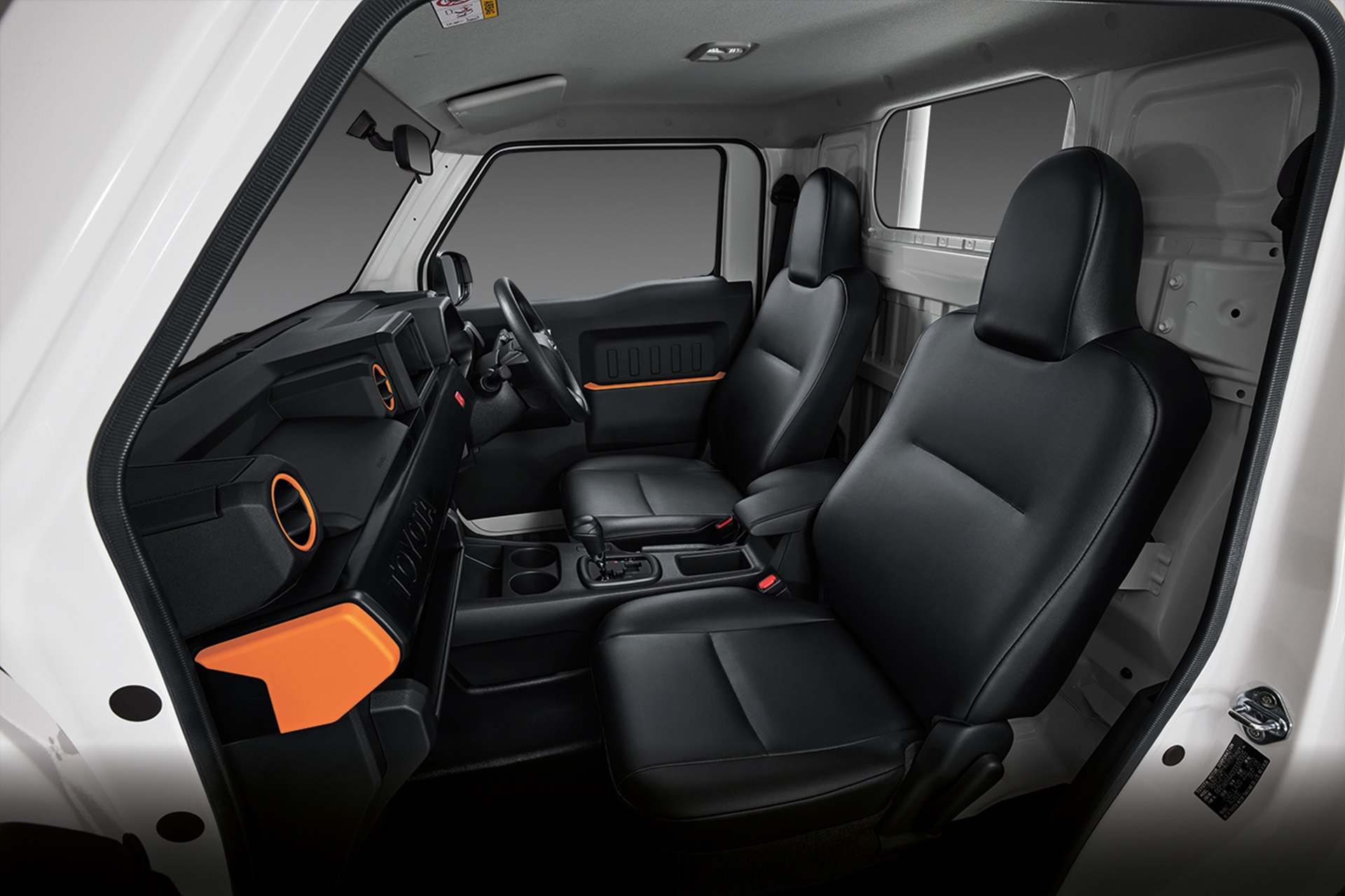 รูปภาพ โตโยต้า Toyota Hiliux Champ 2.7 Gasoline AT C&C SWB ปี 2023