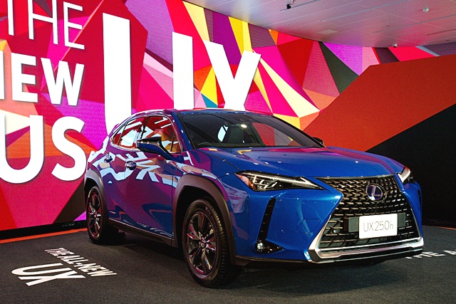 Lexus UX 250h Grand Luxury เลกซัส ปี 2019 : ภาพที่ 14