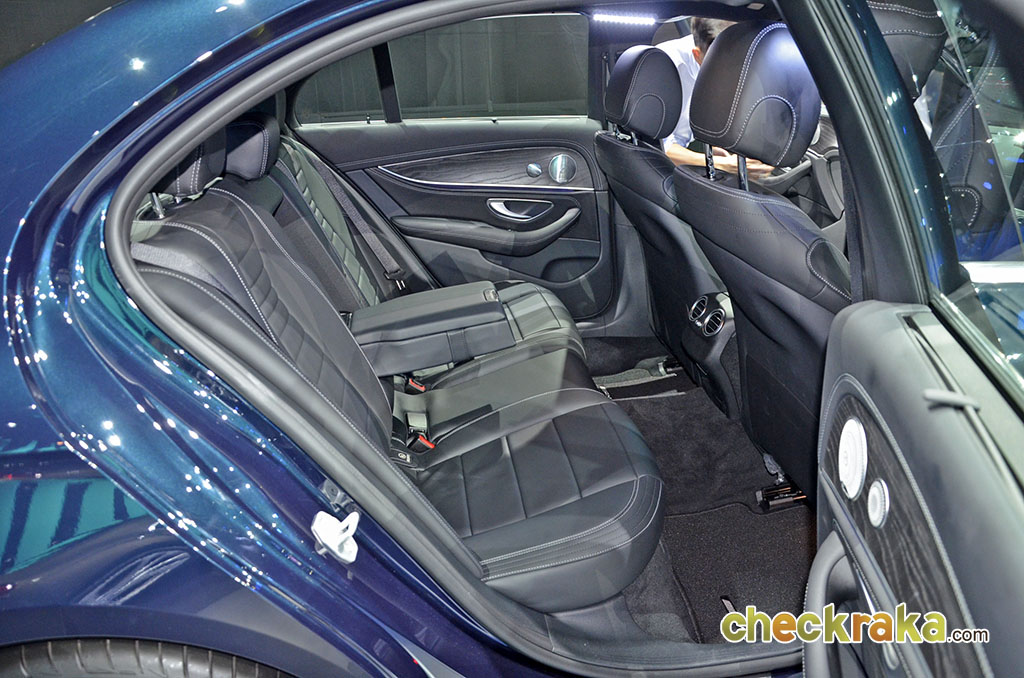 รูปภาพ เมอร์เซเดส-เบนซ์ Mercedes-benz E-Class E 220 D AMG Dynamic ปี 2016