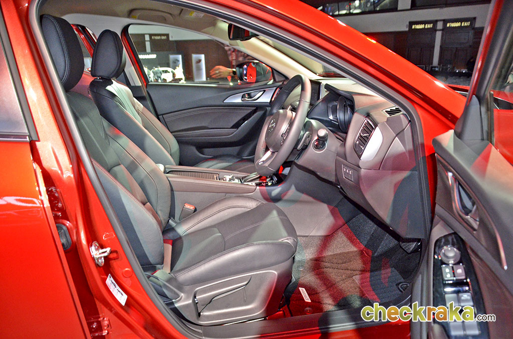 รูปภาพ มาสด้า Mazda 3 2.0 S Sports Hatchback ปี 2017