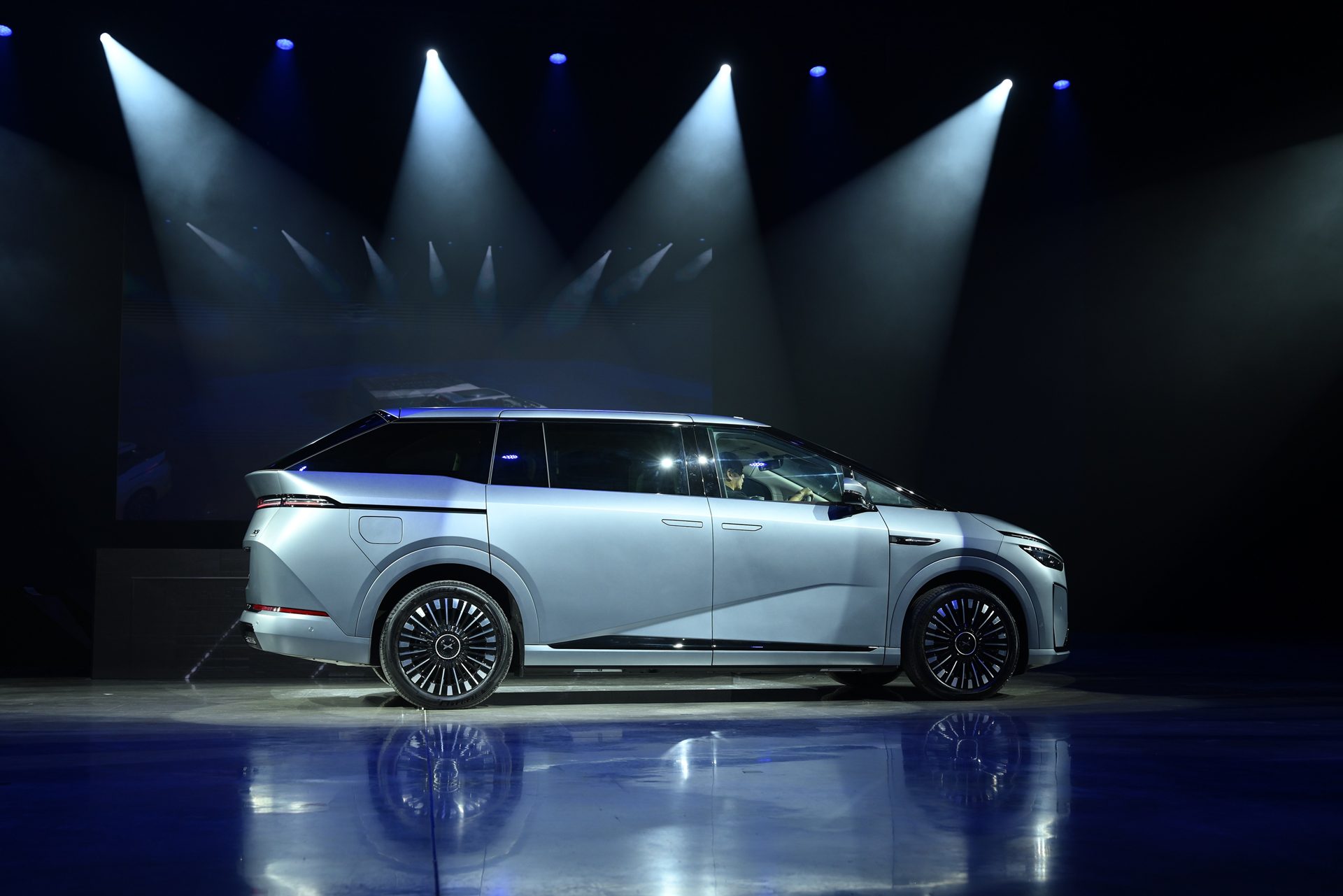 รูปภาพ เอ็กซ์เผิง Xpeng X9 Luxury AWD ปี 2026