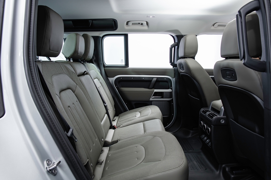 Land Rover Defender 110 Petrol 3.0 SE Ingenium MHEV แลนด์โรเวอร์ ดิเฟนเดอร์ ปี 2020 : ภาพที่ 18