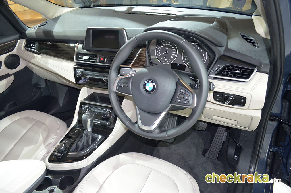 BMW Series 2 218i Gran Tourer Luxury บีเอ็มดับเบิลยู ซีรีส์ 2 ปี 2015 : ภาพที่ 13