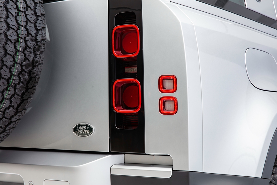 รูปภาพ แลนด์โรเวอร์ Land Rover Defender 110 Petrol 2.0 SE Ingenium ปี 2020