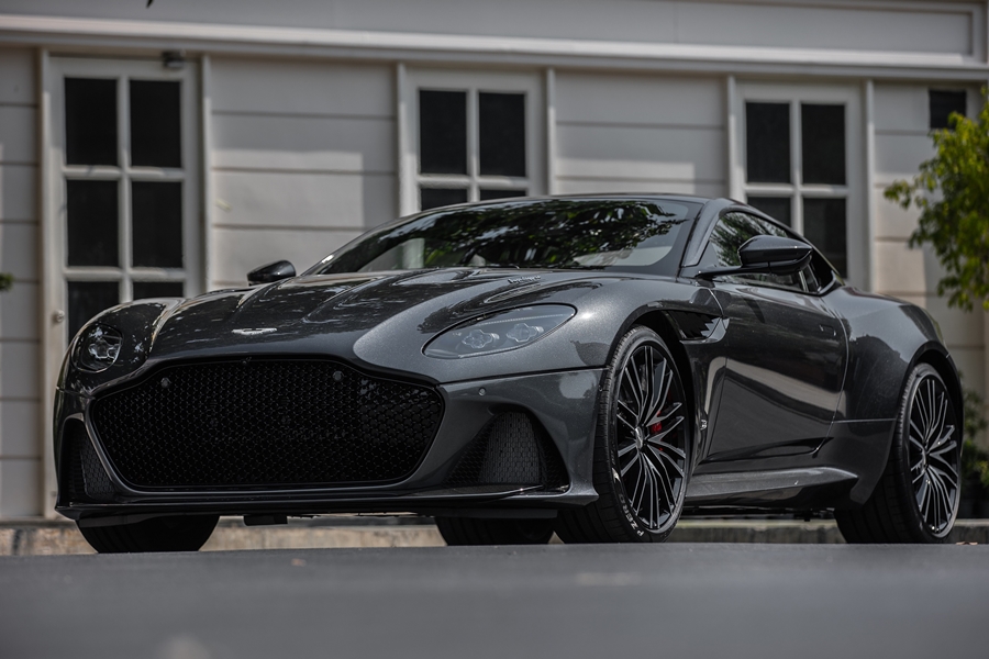 Aston Martin DBS Superleggera Coupe 2021 ราคา 28,900,000 บาท แอสตัน มาร