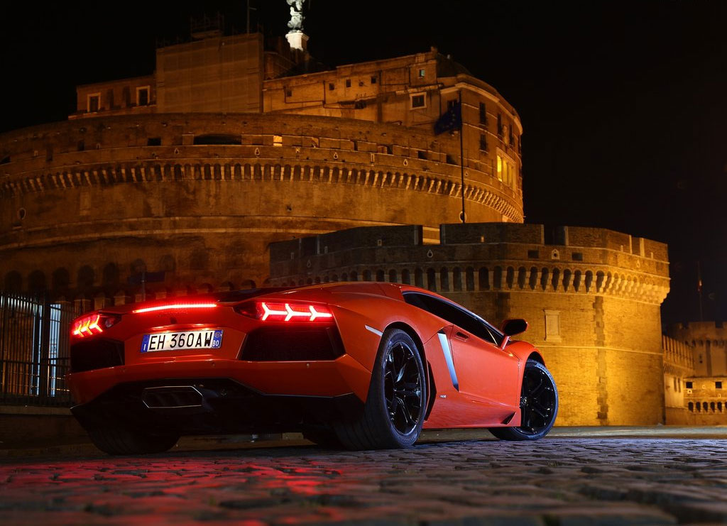 Lamborghini Aventador LP700-4 ลัมโบร์กินี อเวนทาดอร์ ปี 2011 : ภาพที่ 3