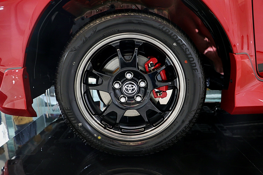 รูปภาพ โตโยต้า Toyota Revo GR Sport 2.8 AT Lo-Floor ปี 2022