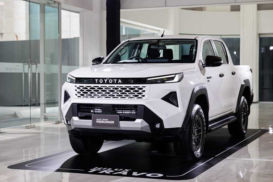 รูปภาพ โตโยต้า Toyota Hilux Travo Double Cab Prerunner 2.8 Premium AT ปี 2025