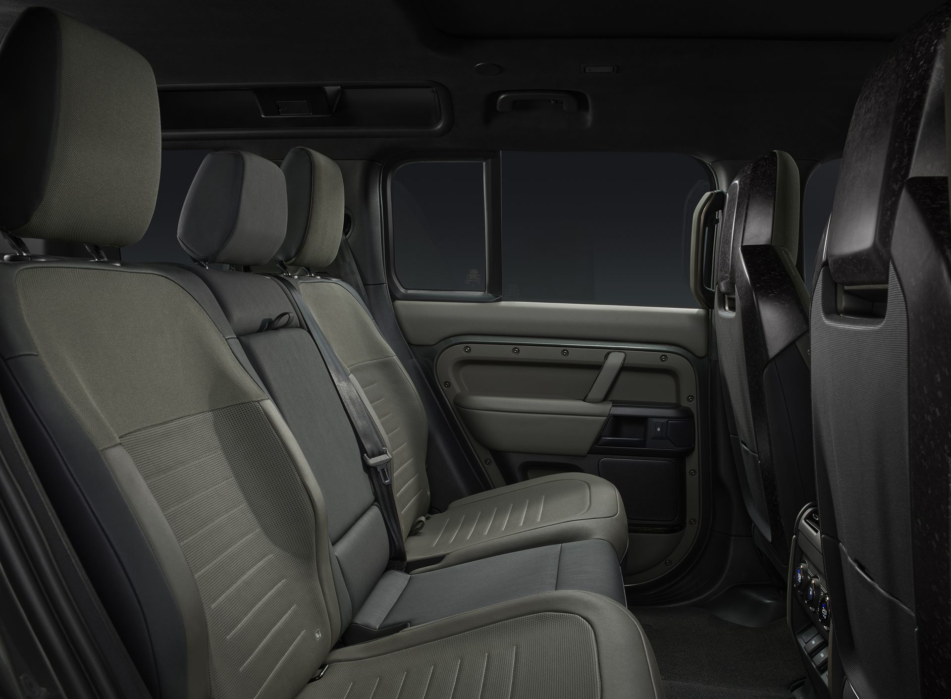 รูปภาพ แลนด์โรเวอร์ Land Rover Defender OCTA Edition One ปี 2025