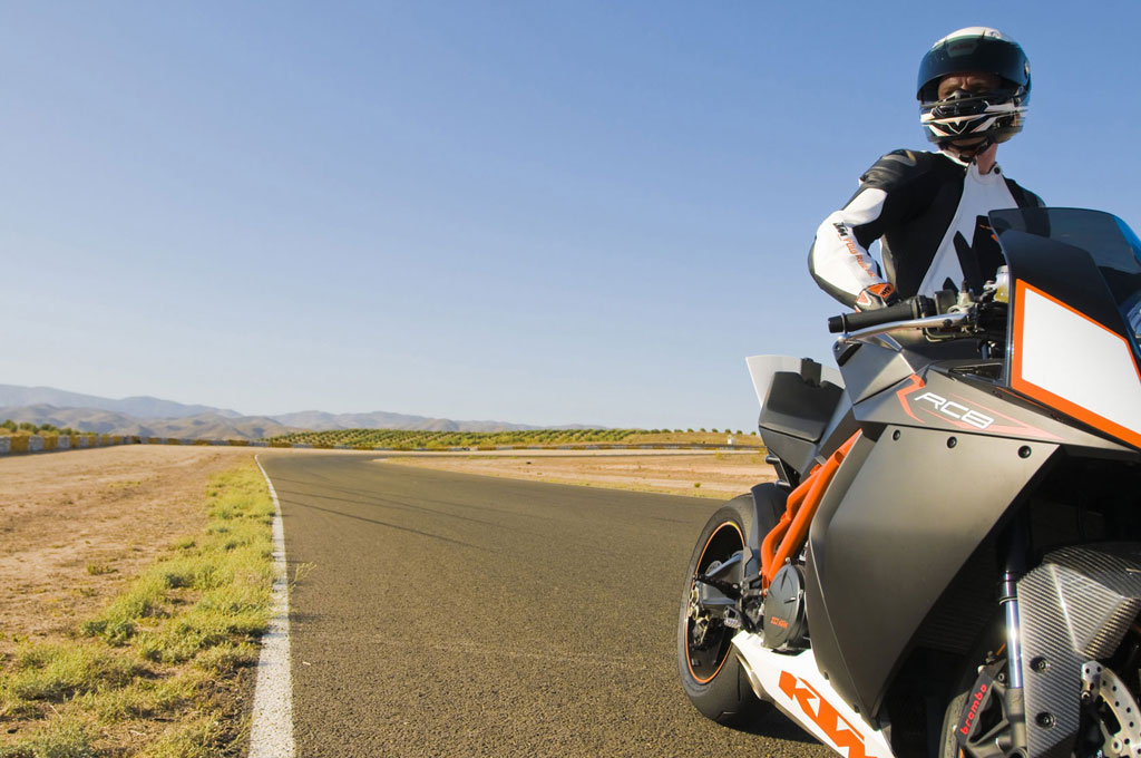 รูปภาพ เคทีเอ็ม KTM 1190 RC8 R ปี 2015