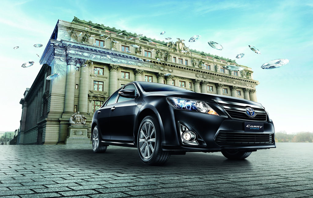 Toyota Camry Hybrid 2.5 HV CD โตโยต้า แคมรี่ไฮบริด ปี 2012 : ภาพที่ 2