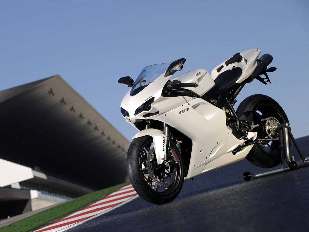 รูปภาพ Ducati  standard ปี 2010