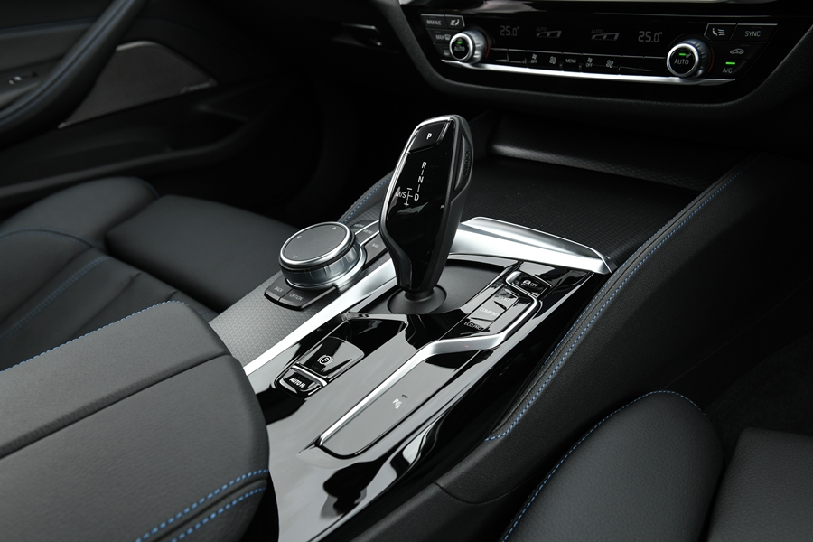 BMW Series 5 520d M Sport บีเอ็มดับเบิลยู ซีรีส์5 ปี 2021 : ภาพที่ 5