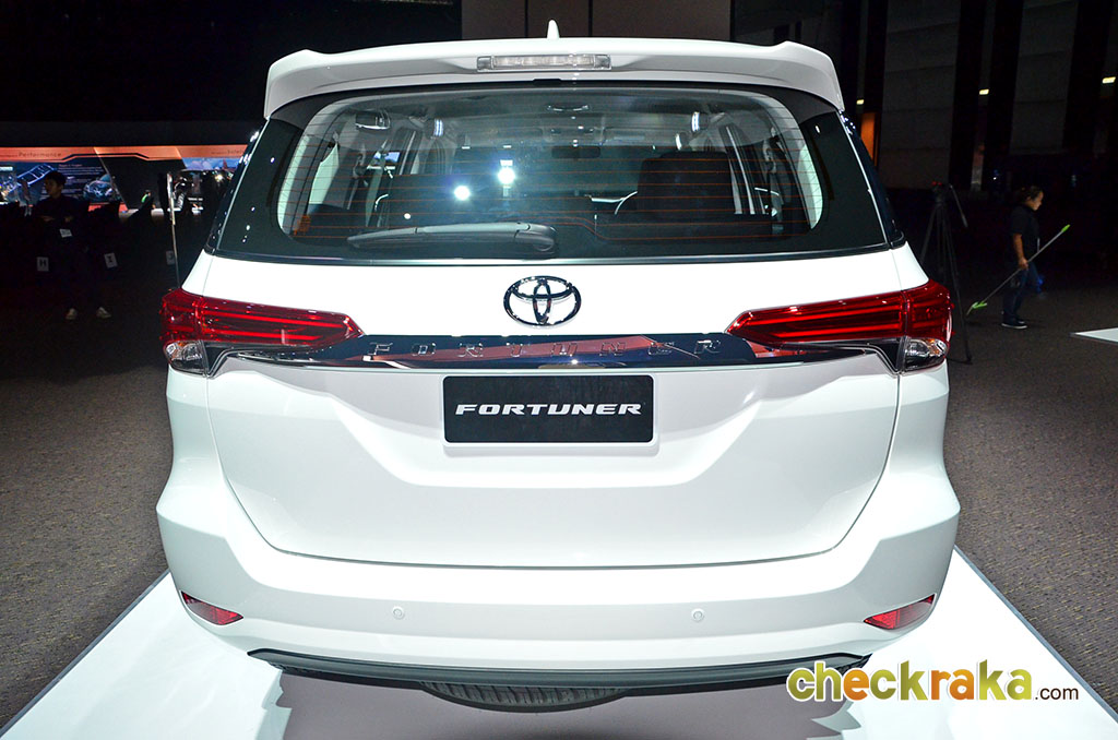 Toyota Fortuner 2.4G 2WD MT โตโยต้า ฟอร์จูนเนอร์ ปี 2015 : ภาพที่ 13