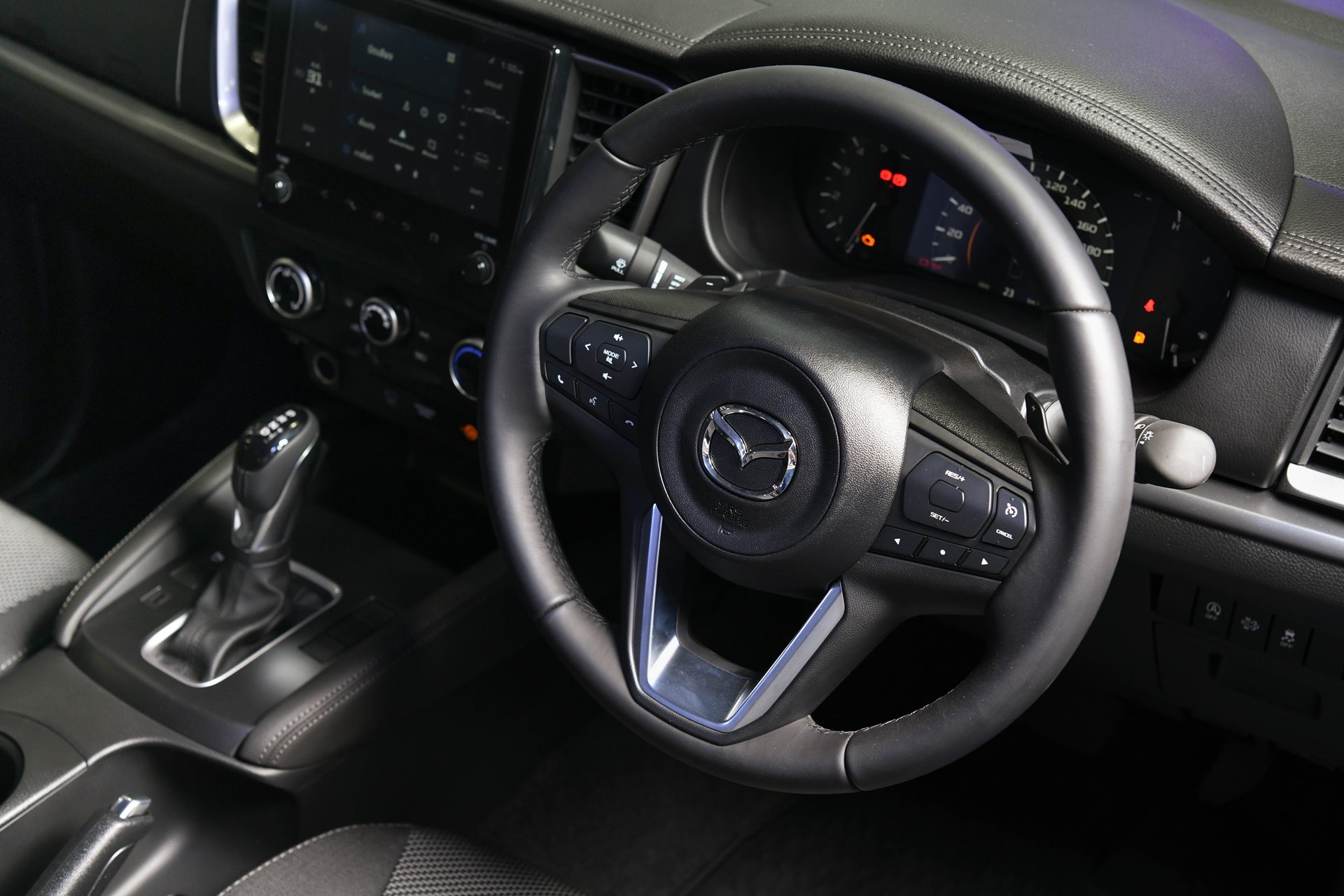 รูปภาพ มาสด้า Mazda BT-50 DBL 2.2 XT HI-RACER 8AT ปี 2024