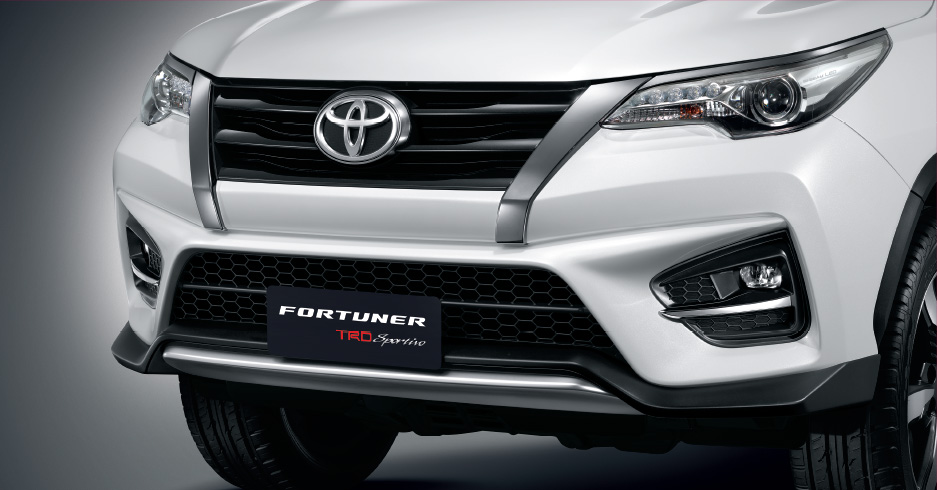 Toyota Fortuner 2.8 TRD Sportivo 4WD AT MY2018 โตโยต้า ฟอร์จูนเนอร์ ปี 2018 : ภาพที่ 3