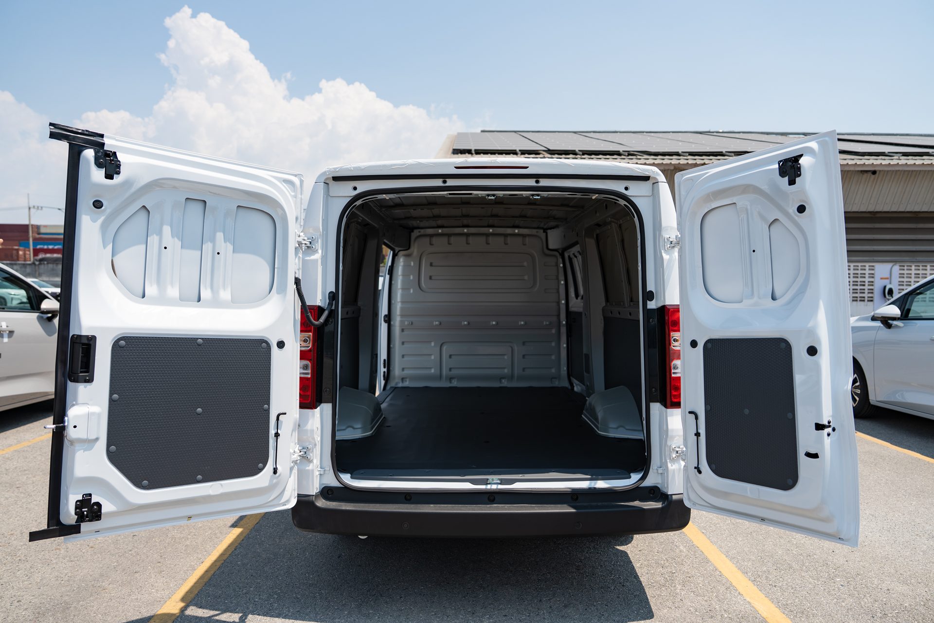 รูปภาพ วู่หลิง Wuling Porta EV Standard ปี 2026