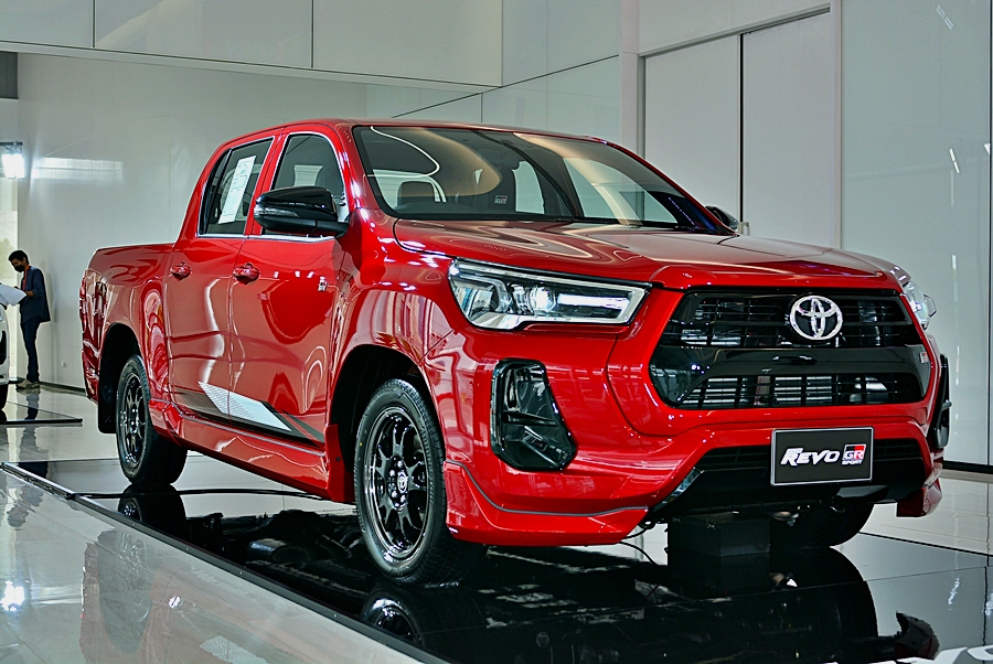 รูปภาพ โตโยต้า Toyota Revo GR Sport 2.8 AT Lo-Floor ปี 2021