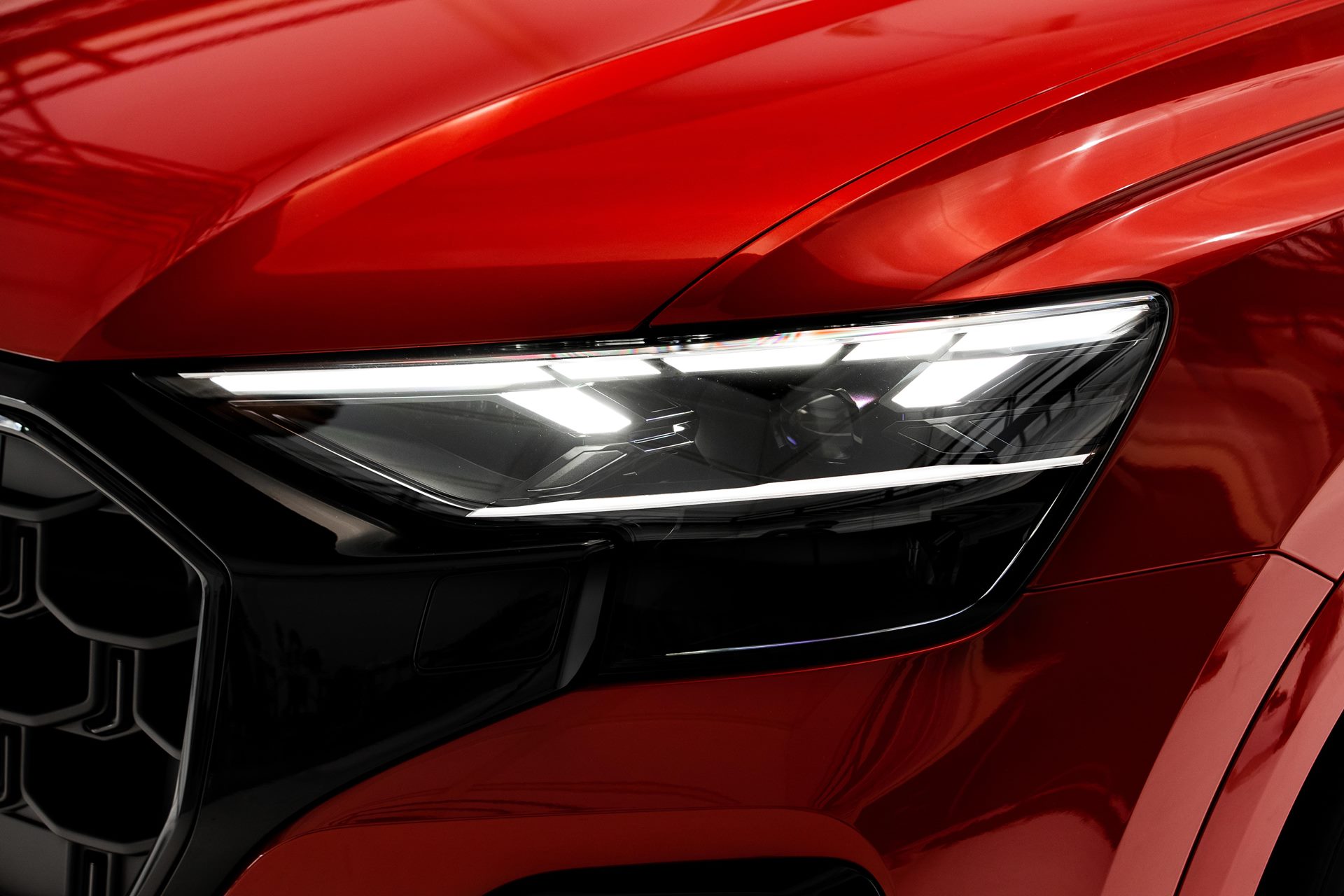 รูปภาพ อาวดี้ Audi Q8 TFSI e quattro S line edition one ปี 2024