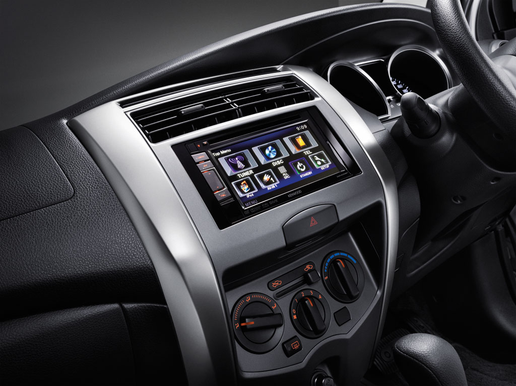 Nissan Livina 1.6 E CVT นิสสัน ลิวิน่า ปี 2014 : ภาพที่ 9