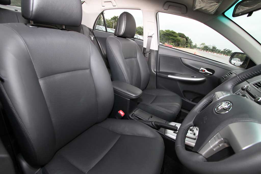 รูปภาพ โตโยต้า Toyota Altis (Corolla) 1.8 E A/T ปี 2012