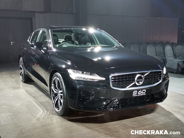 Volvo S60 T8 Twin Engine AWD Momentum วอลโว่ เอส60 ปี 2020 : ภาพที่ 2