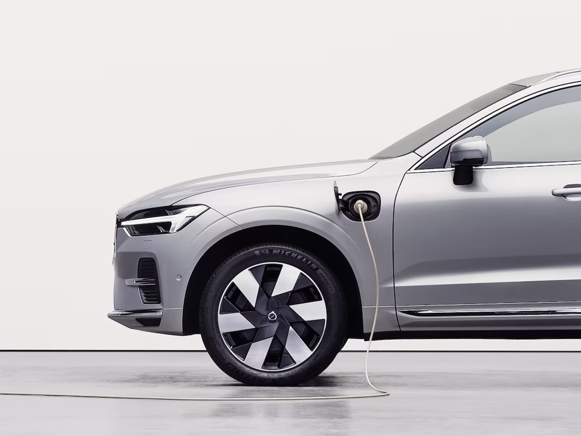 Volvo XC60 Recharge Plus T8 Plug-in Hybrid Dark วอลโว่ เอ็กซ์ซี60 ปี 2023 : ภาพที่ 5