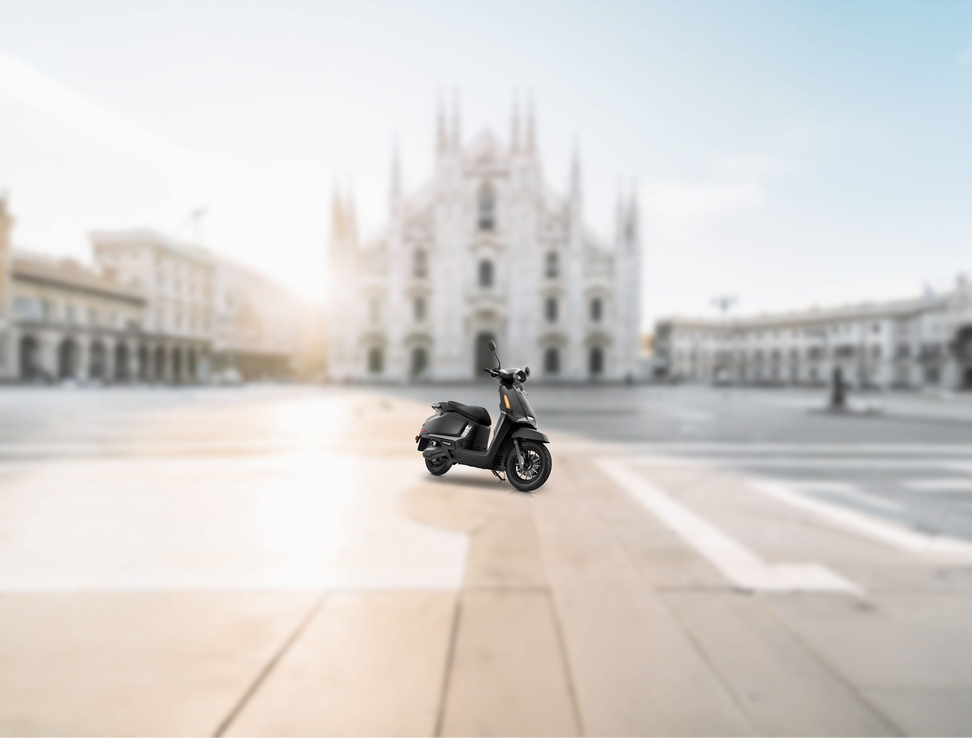 รูปภาพ อีเอ็ม EM Milano (Standard) ปี 2025