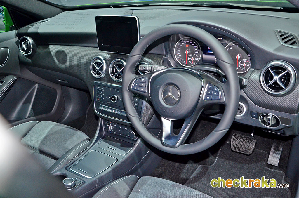 รูปภาพ เมอร์เซเดส-เบนซ์ Mercedes-benz A-Class A 180 Urban ปี 2015