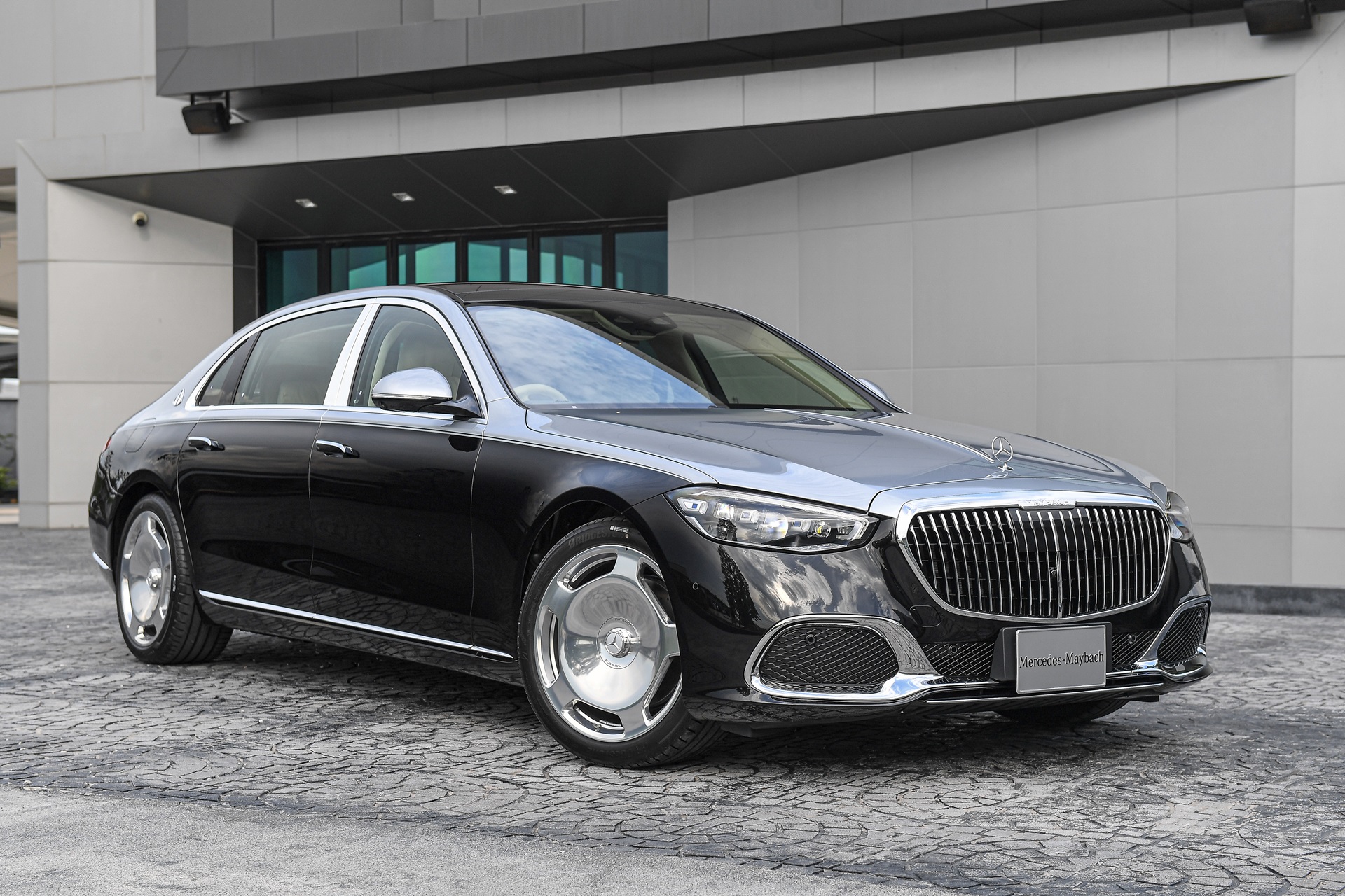รูปภาพ เมอร์เซเดส-เบนซ์ Mercedes-benz Maybach S 580 e Premium ปี 2023
