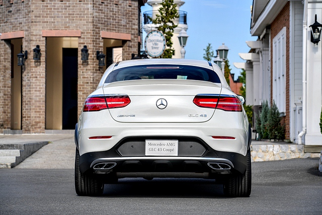 Mercedes-benz AMG GLC 43 4MATIC Coupe' เมอร์เซเดส-เบนซ์ เอเอ็มจี ปี 2017 : ภาพที่ 2