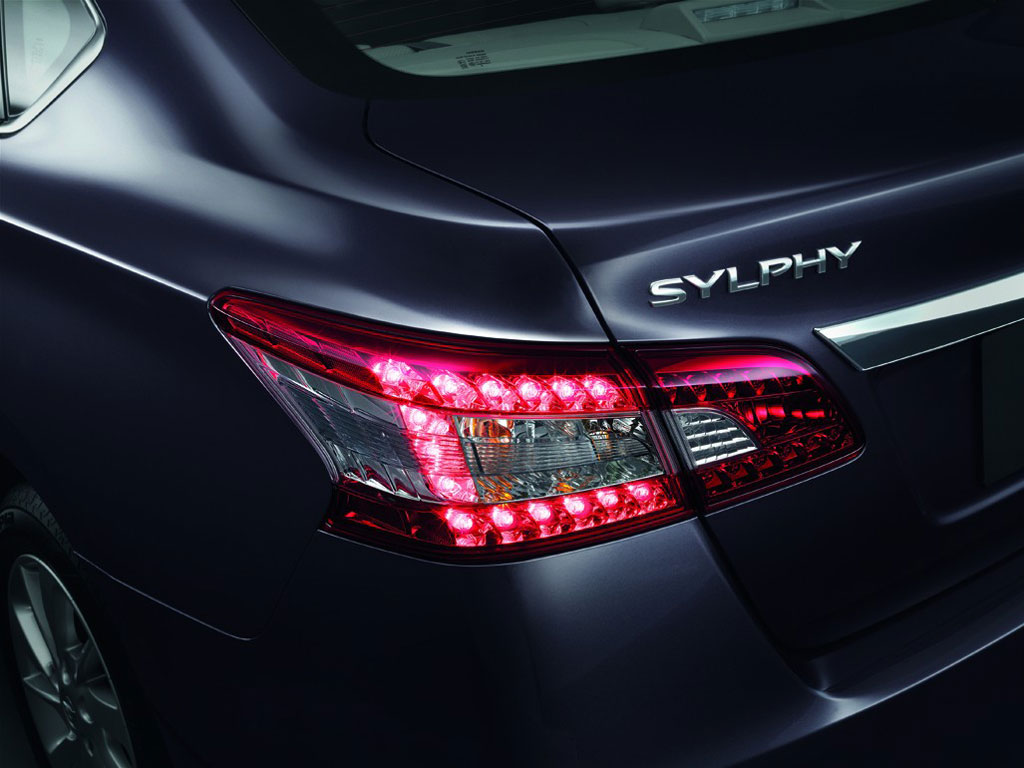 รูปภาพ นิสสัน Nissan Sylphy 1.8 V Navi CVT ปี 2012