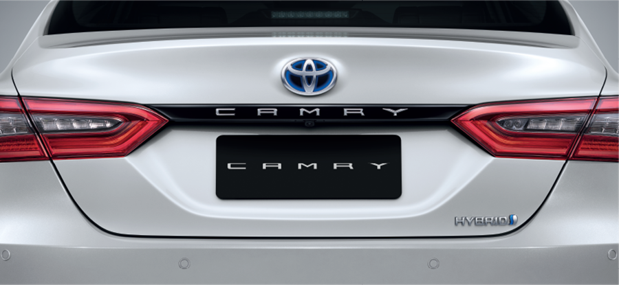 Toyota Camry 2.5 HEV Premium Luxury 60th Anniversary Special Edition โตโยต้า คัมรี่ ปี 2022 : ภาพที่ 2