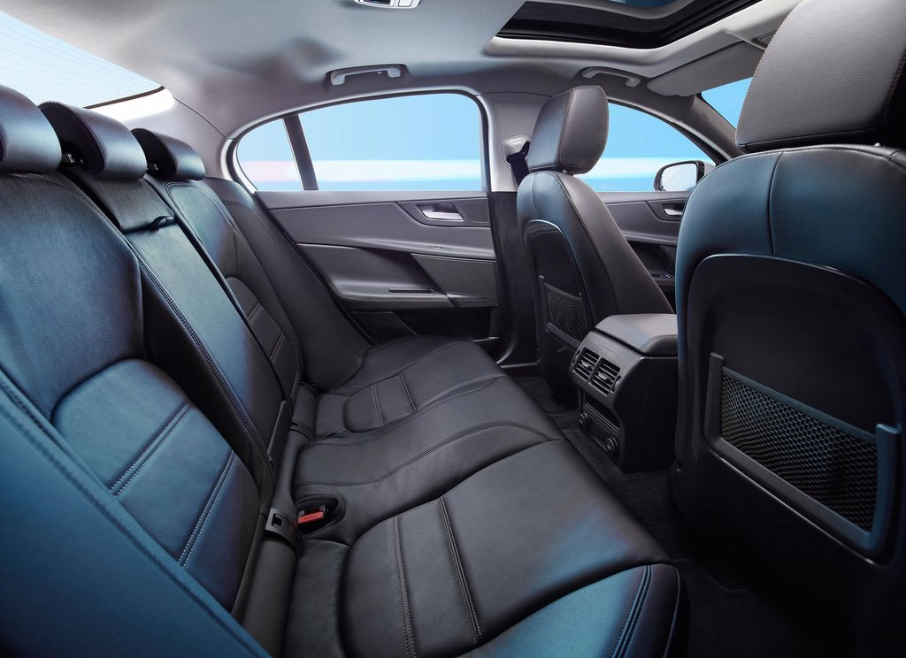 รูปภาพ จากัวร์ Jaguar XE 2.0 Portfolio ปี 2015