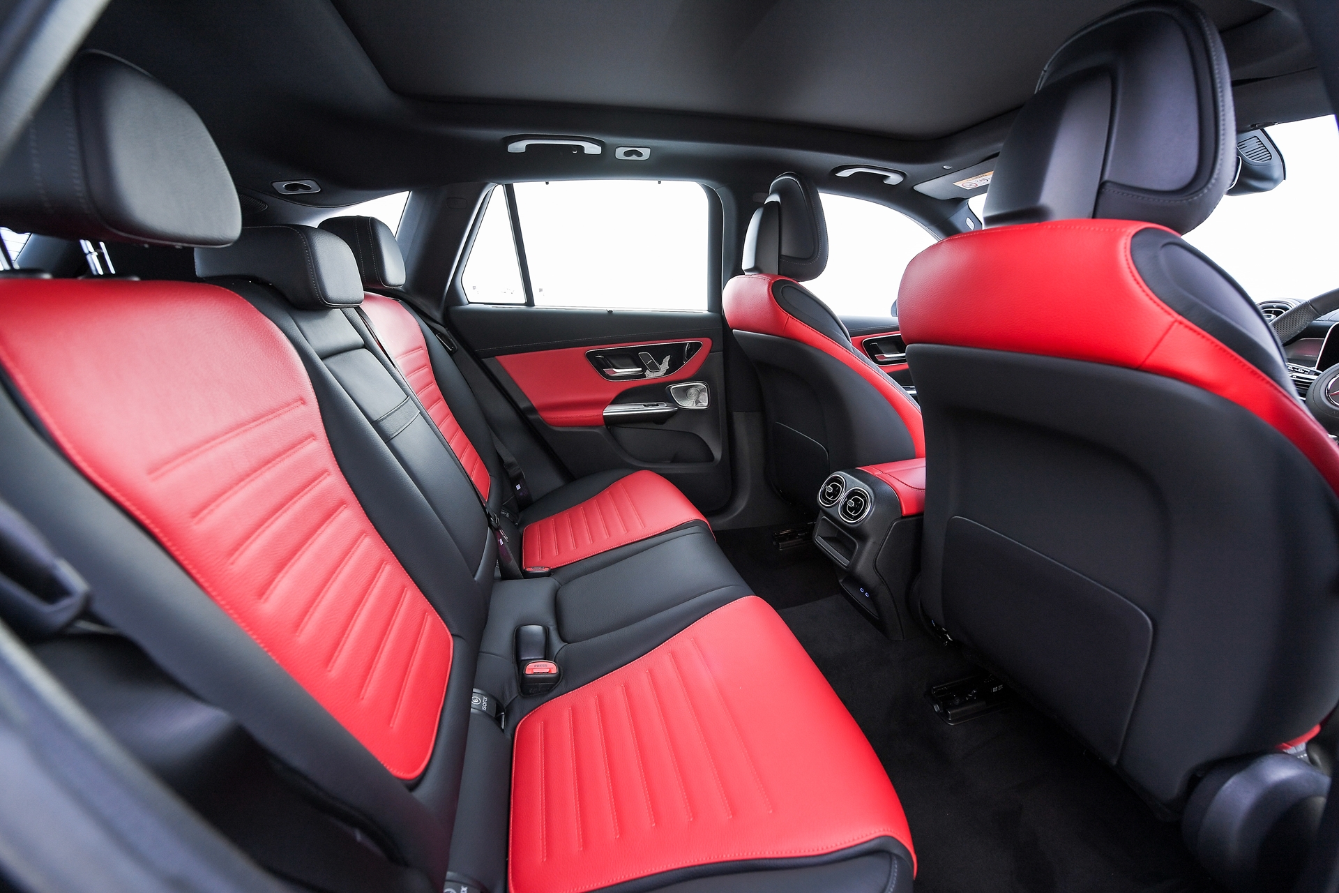 รูปภาพ เมอร์เซเดส-เบนซ์ Mercedes-benz GLC-Class GLC 350 e 4MATIC AMG Dynamic ปี 2023