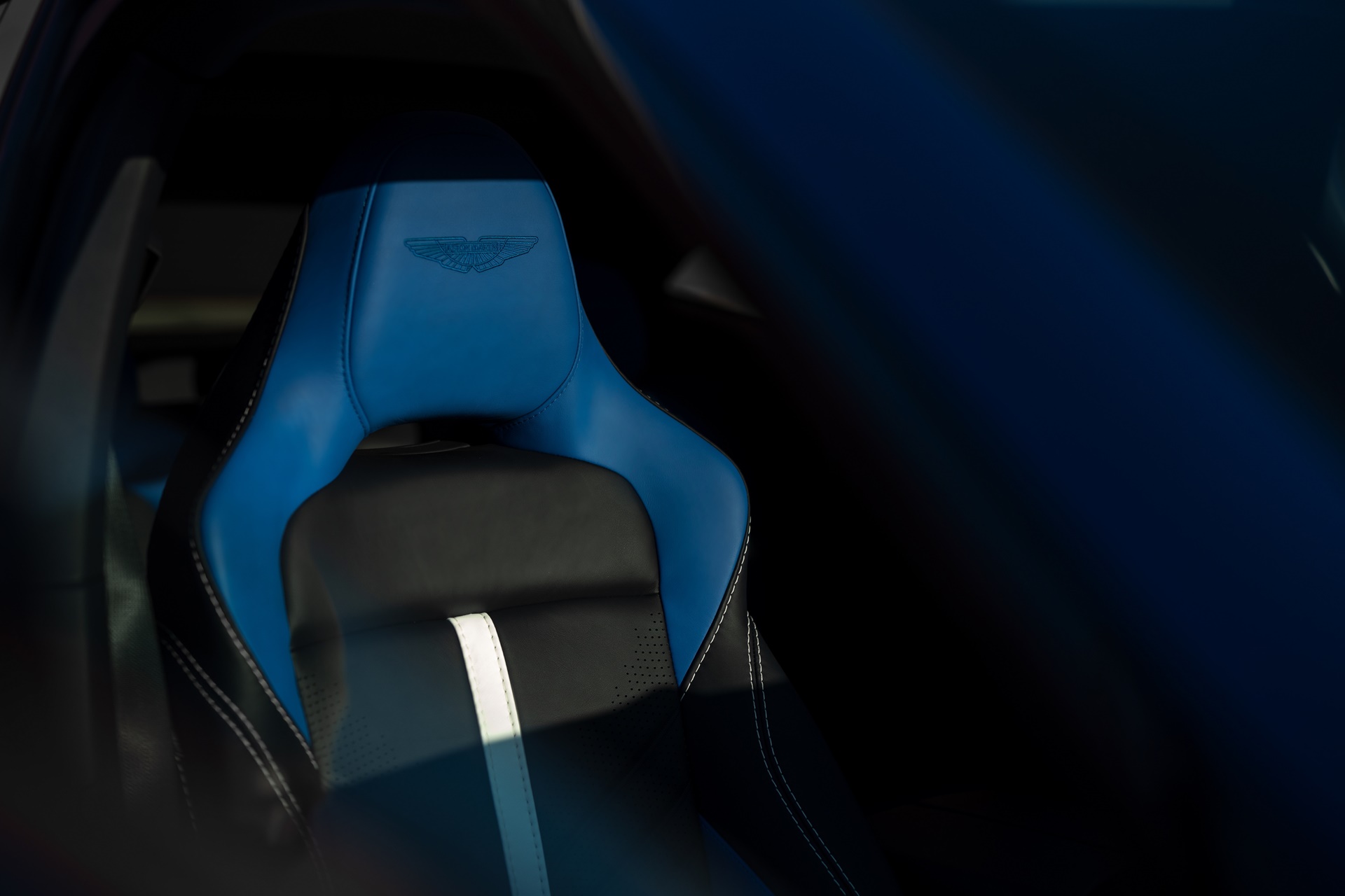 Aston Martin DBX 707 แอสตัน มาร์ติน ปี 2023 : ภาพที่ 6