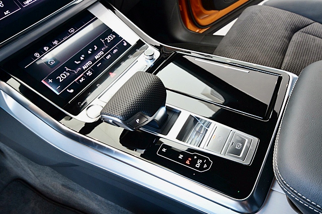 Audi Q8 55 TFSI quattro S Line อาวดี้ ปี 2018 : ภาพที่ 7