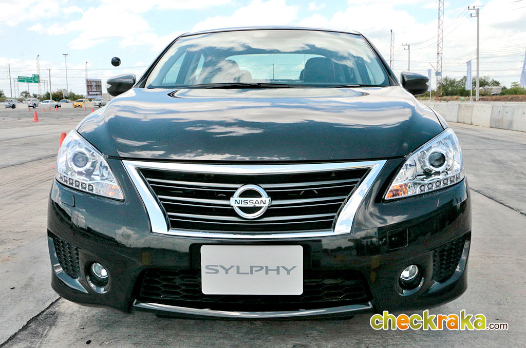 Nissan Sylphy 1.6 DIG Turbo นิสสัน ซีลฟี่ ปี 2015 : ภาพที่ 9