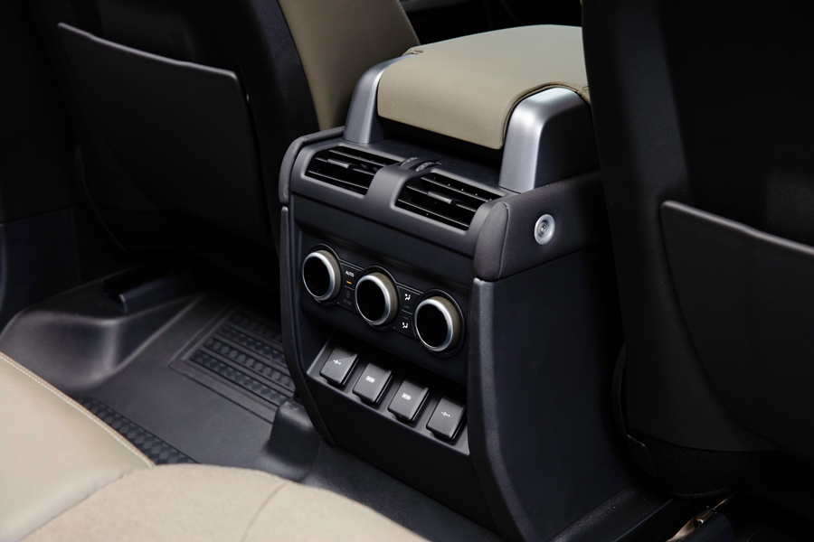 รูปภาพ แลนด์โรเวอร์ Land Rover Defender 90 Petrol 2.0 SE Ingenium ปี 2020