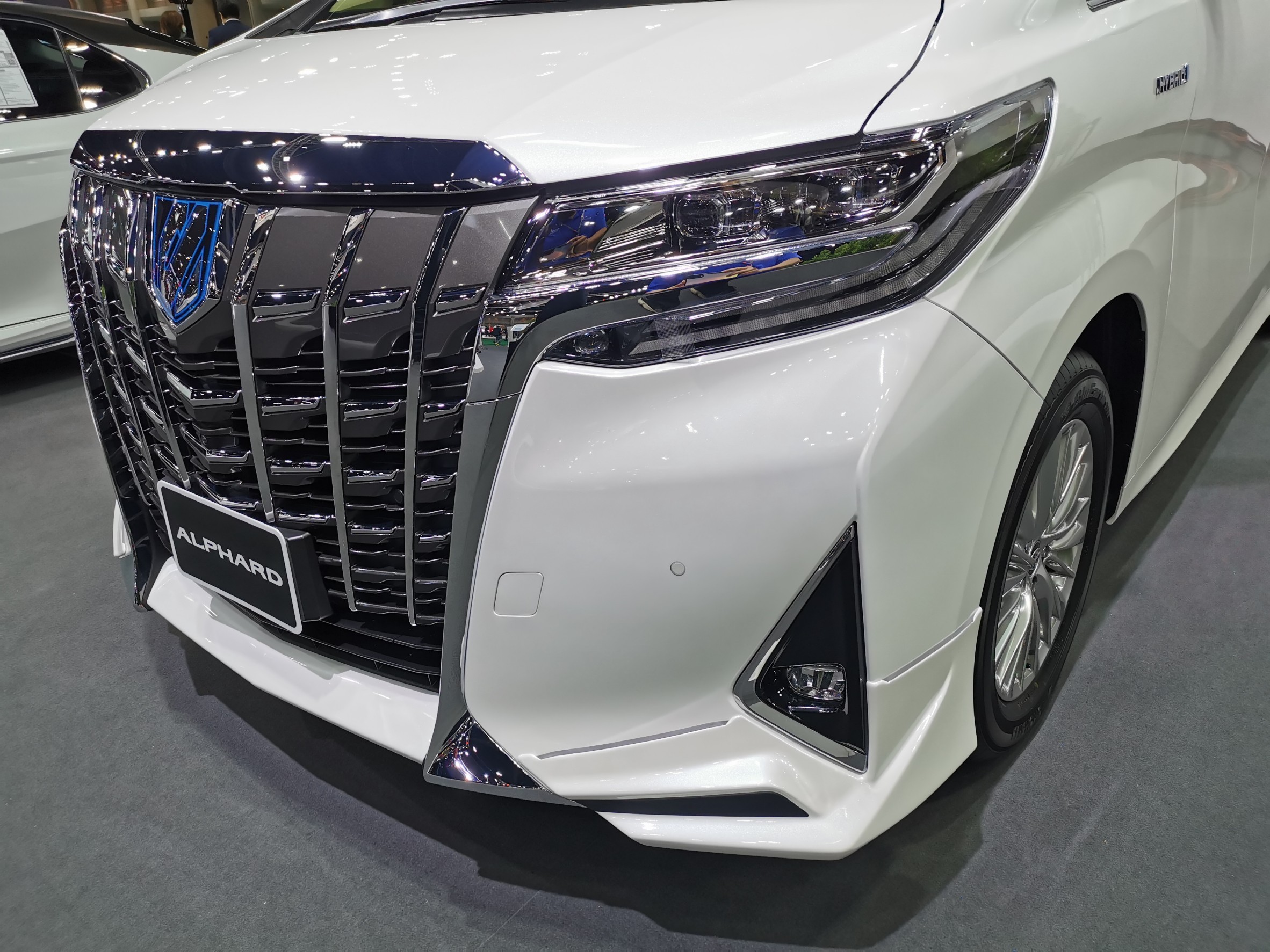 Toyota Alphard 2.5 Hybrid MY2020 โตโยต้า อัลฟาร์ด ปี 2020 : ภาพที่ 10