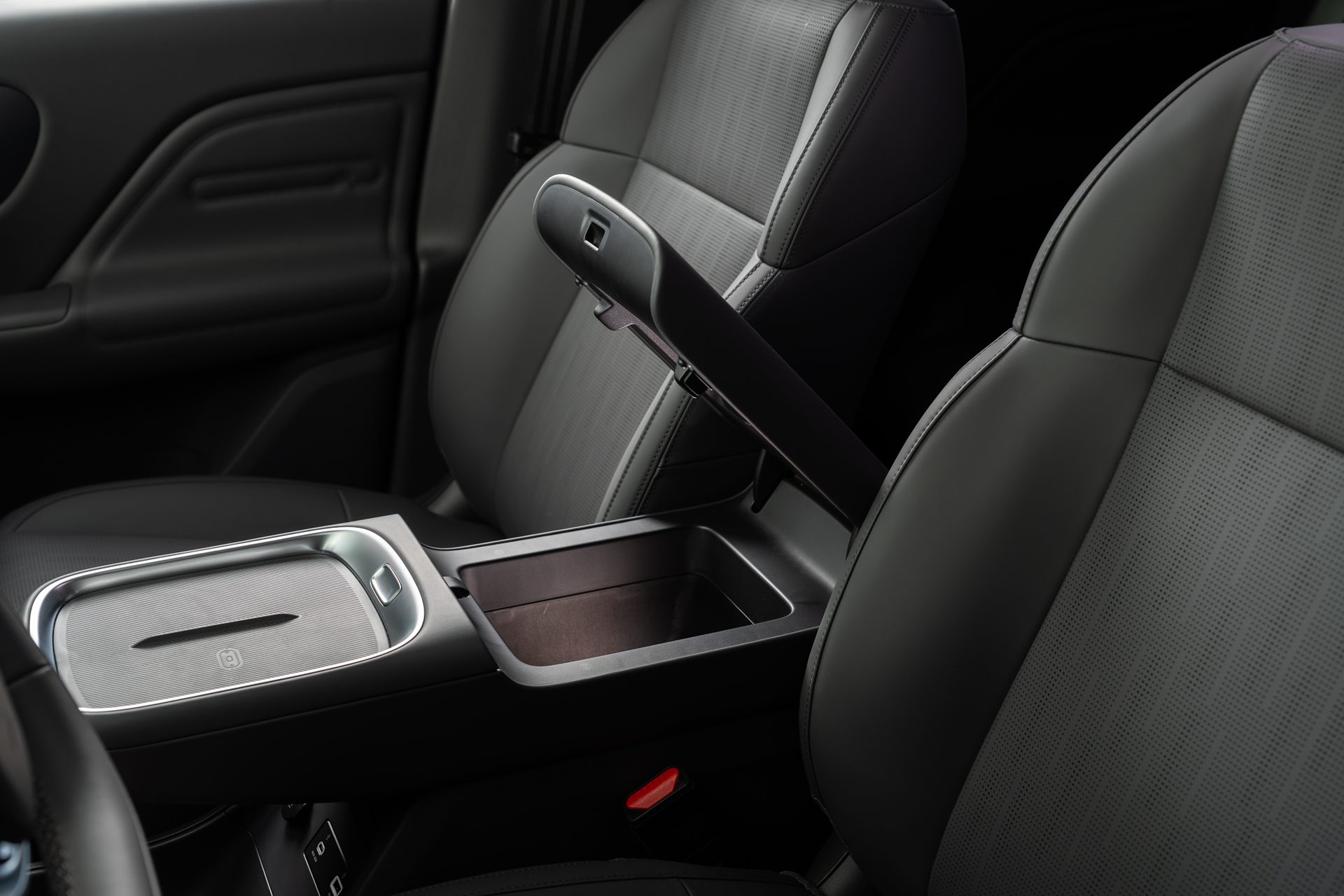 รูปภาพ ลีปมอเตอร์ Leapmotor B10 Design ปี 2025