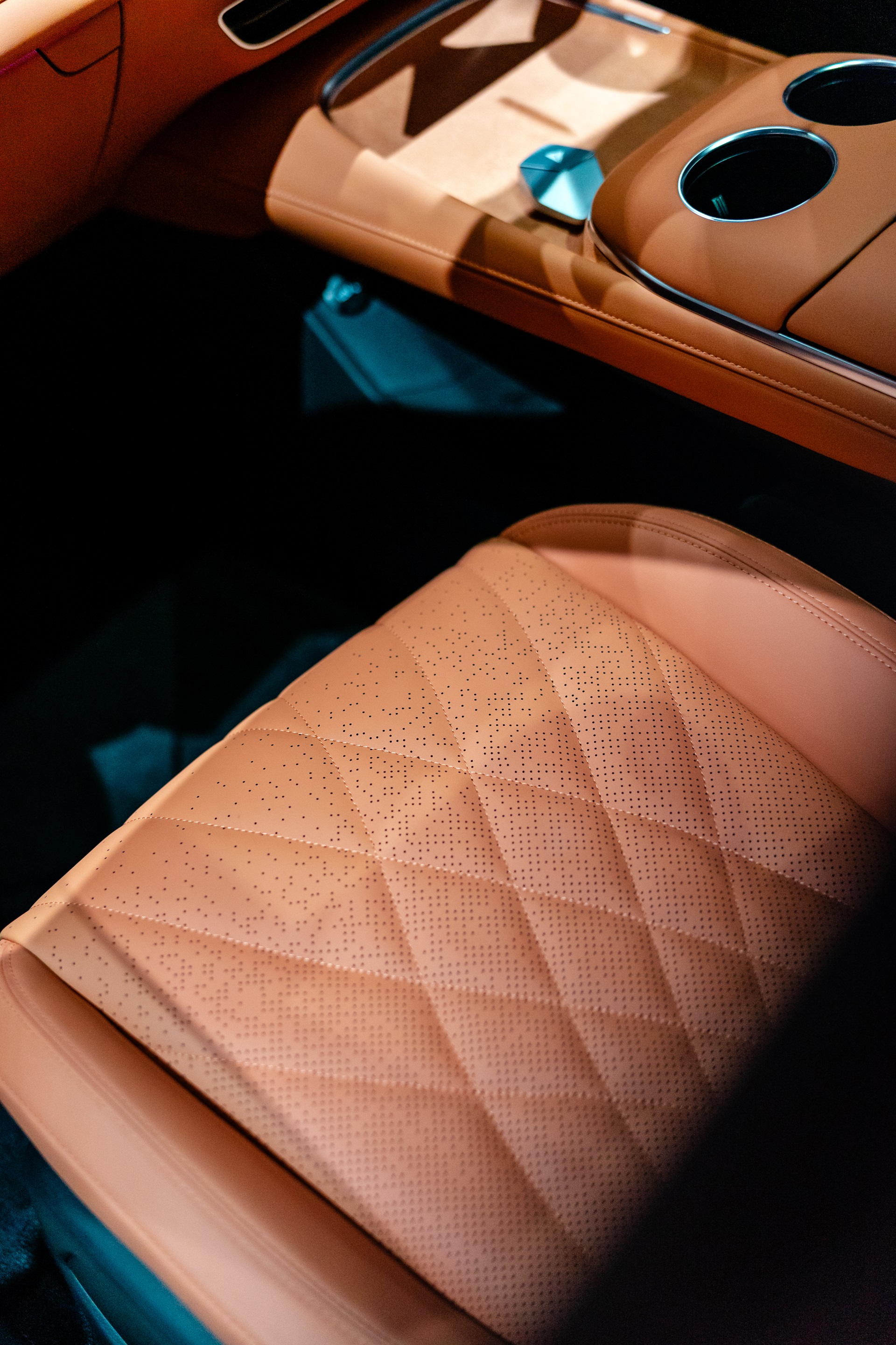 รูปภาพ ดีพอล Deepal SO7 Standard ปี 2023