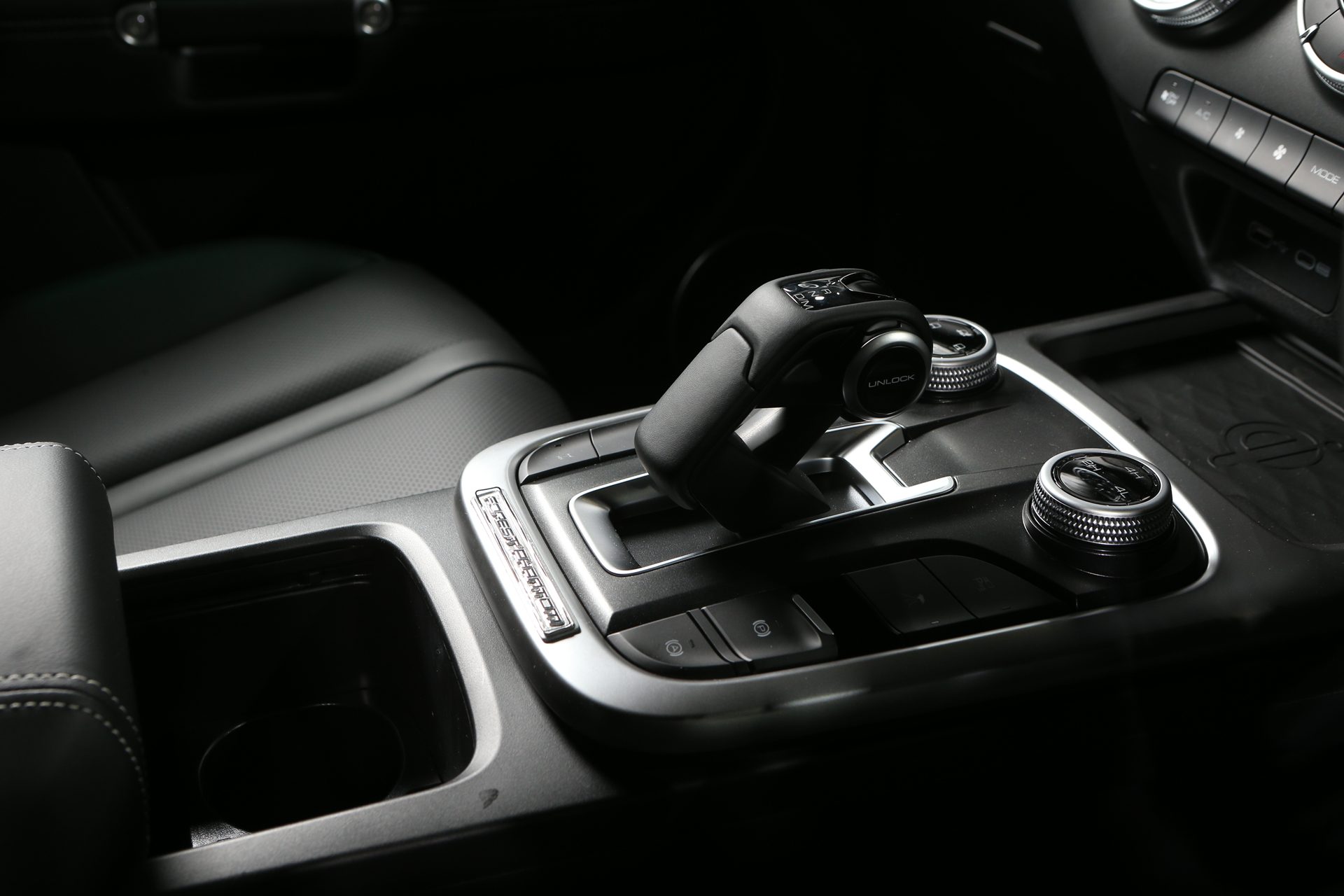 รูปภาพ จีดับบลิวเอ็ม แทงค์ GWM Tank 300 Diesel 2.4T Forest Phantom ปี 2026