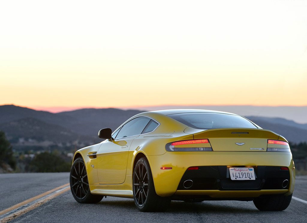 Aston Martin Vantage S แอสตัน มาร์ติน ปี 2014 : ภาพที่ 3