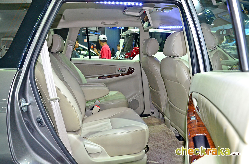 Toyota Innova 2.0 E M/T โตโยต้า อินโนว่า ปี 2012 : ภาพที่ 12