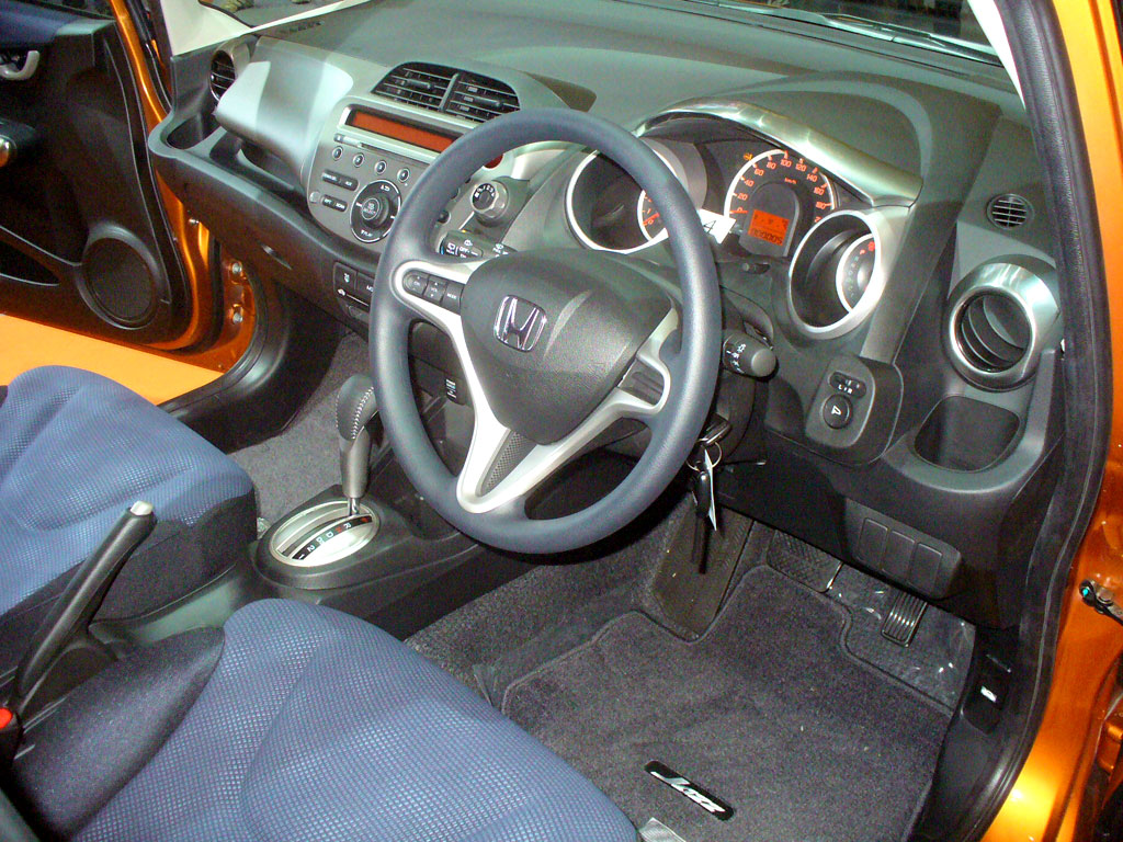 รูปภาพ ฮอนด้า Honda Jazz SV AT ปี 2011