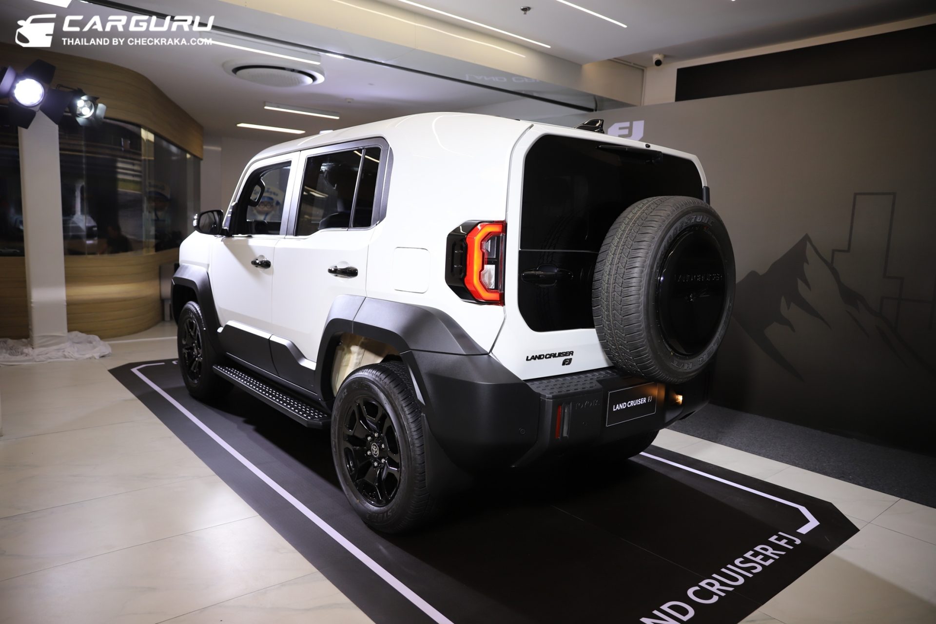 รูปภาพ โตโยต้า Toyota Land Cruiser FJ 4WD 2.7 ปี 2026